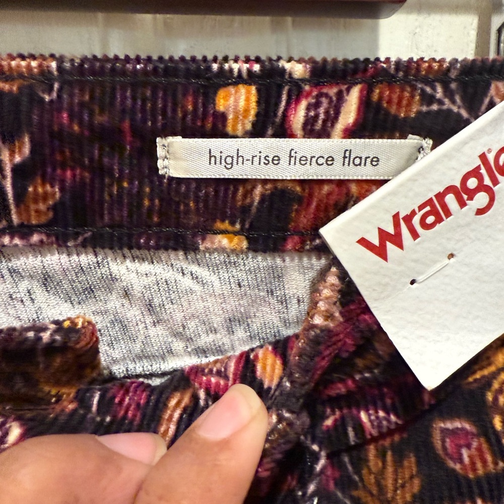 Wrangler Women Corduroy High Rise Fierce Flare Jeans NWT Floral - Picture 5 of 5